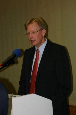 2012-02-11 -18- JHV FF BLtbg Brmstr. Dr.T. Gans